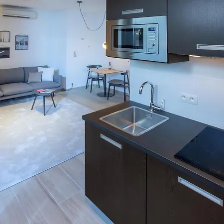 Qstay Good Living Otel